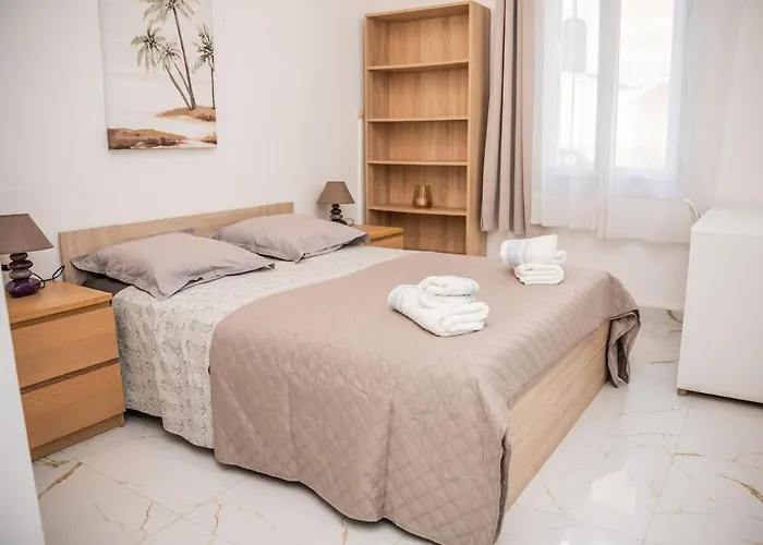 4 Pieces - Cour Privative - Port De * ניס