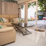 4 Pièces - Cour Privative - Port De Appartement *