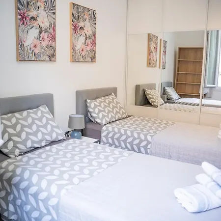 4 Pieces - Cour Privative - Port De Nice