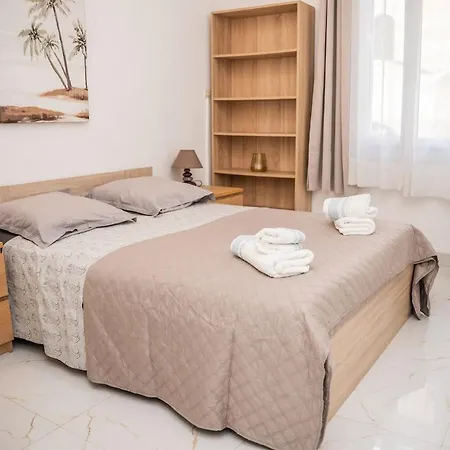 4 Pieces - Cour Privative - Port De * Nice