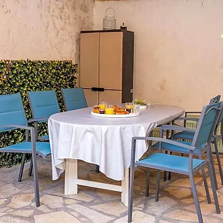 Διαμέρισμα Grand 4 Pieces Avec Cour Privee, Clim & Parking