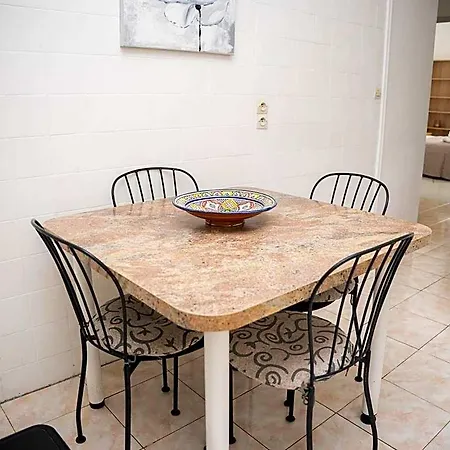 Διαμέρισμα Grand 4 Pieces Avec Cour Privee, Clim & Parking Νίκαια