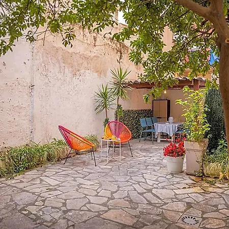 Διαμέρισμα Grand 4 Pieces Avec Cour Privee, Clim & Parking
