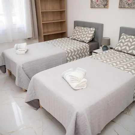 4 Pieces - Cour Privative - Port De Apartment *