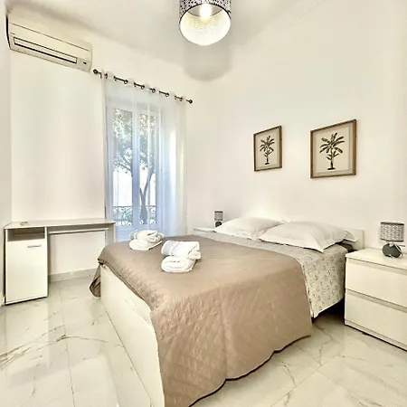4 Pieces - Cour Privative - Port De Apartmán